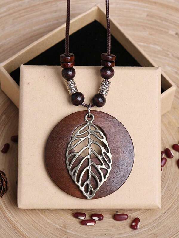 1pc Fashionable Vintage Leaf Pendant Necklace With Wooden Sheet Long Chain, Simple & Versatile Accessory Multicolor