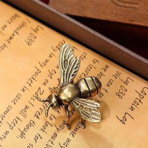 Vintage Brass Bee Statue - Adorable Desk Decor For Bee Lovers, Perfect For Party Tray Decoration, Christmas Gift Box Accents, Cute Bee Figurine For Home Decoration. Bronze